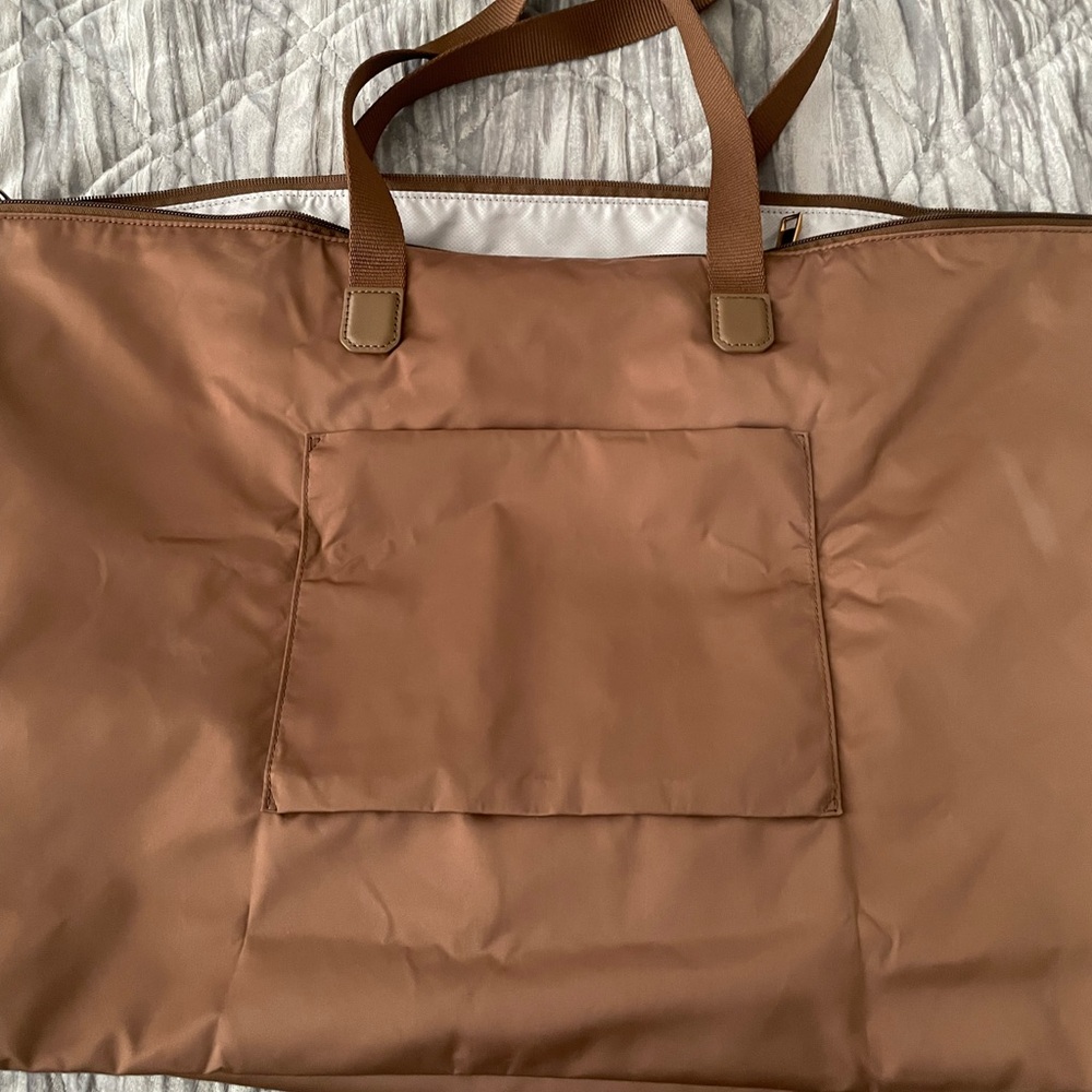 ✈️ NWOT Tumi Just In Case Weekender + Pouch - Picture 6 of 15